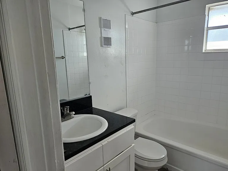 Sunbay Apartments — Photo 14