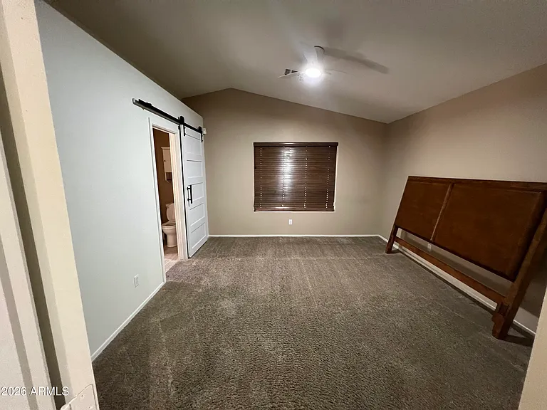 2240 E Mariposa Grande — Photo 7