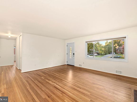4th image of 3305 Nevius St