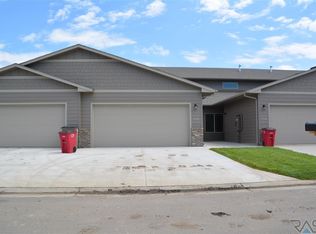 7112 Bridger Pl, Sioux Falls, SD 57108