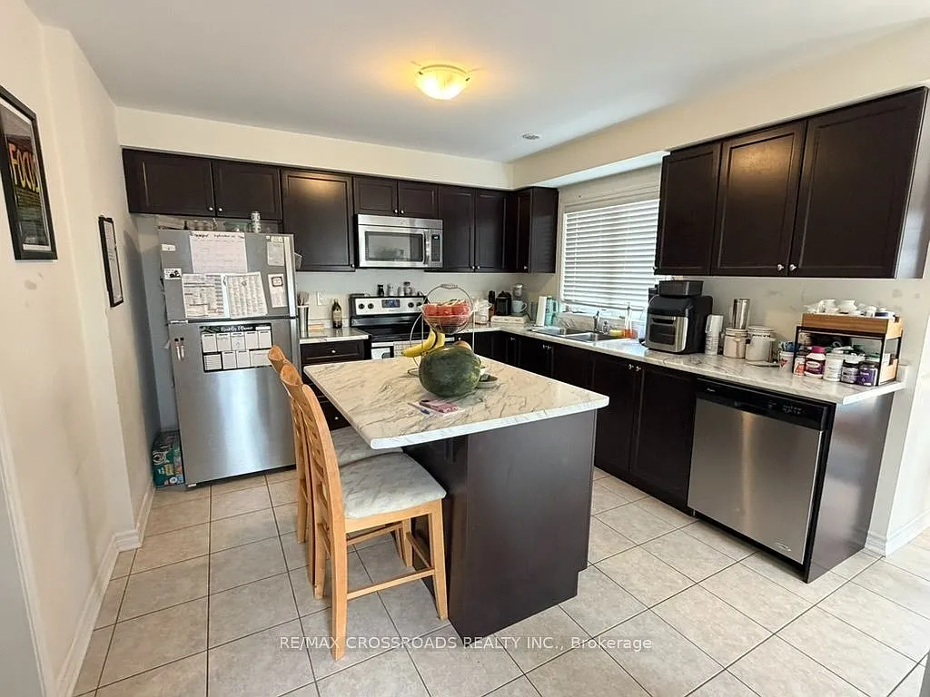 4 bed, $2,800 — Photo 3