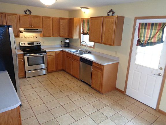 4th image of 1409 Castle Dr