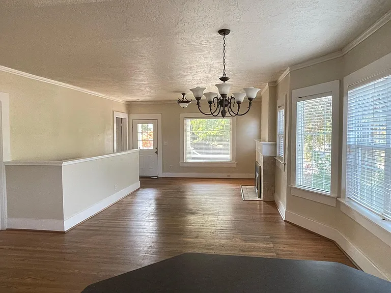 1609 E 24th Ave — Photo 7