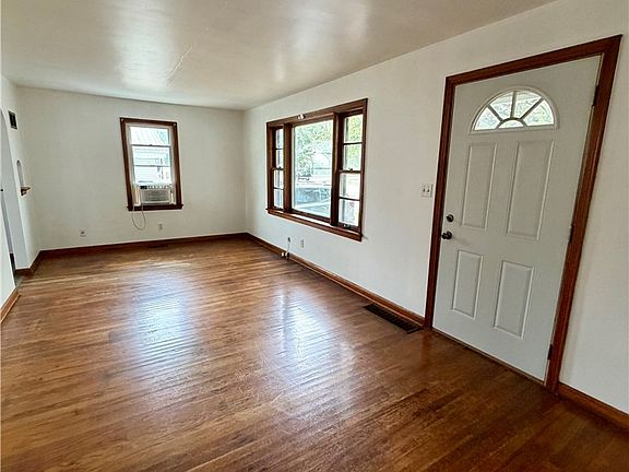 3rd image of 3113 Dewitt Ave