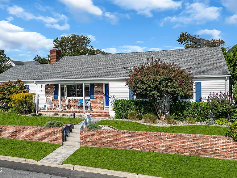 67 N Farragut Ave — Photo 10