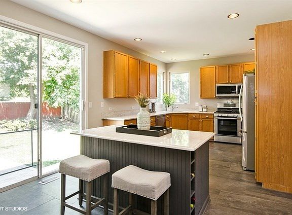 5th image of 4704 Loyola Dr