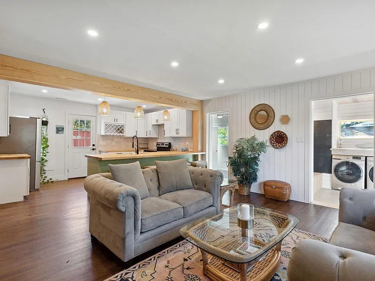 1661 Hunley Ave — Photo 12
