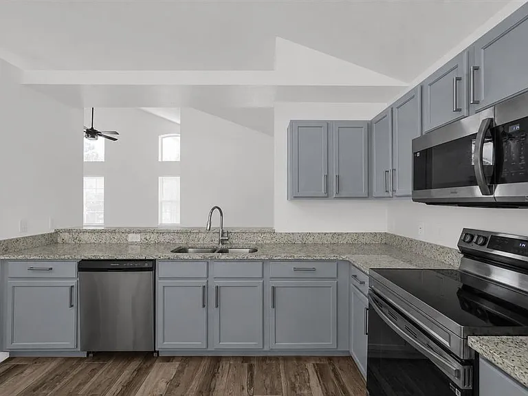 204 Gleneagles Dr — Photo 11