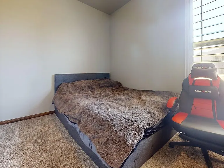 373 NE Sanders Dr — Photo 14