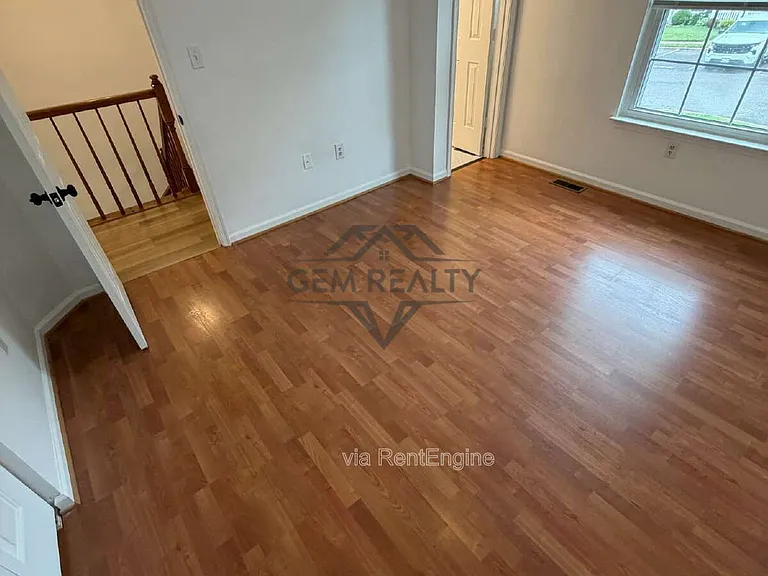 569 Cromwell Ct — Photo 6