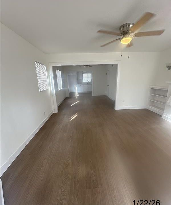 1st image of 1047 W 40th Pl