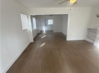 1047 W 40th Pl, Los Angeles, CA 90037