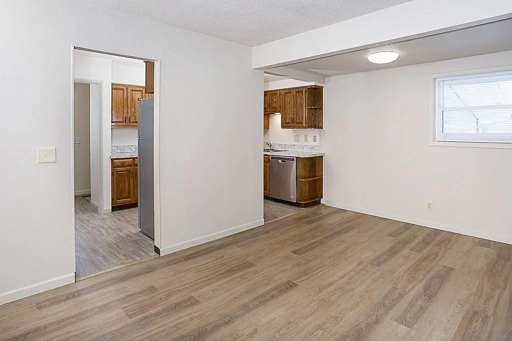 2919 Saint Johns Ave — Photo 3
