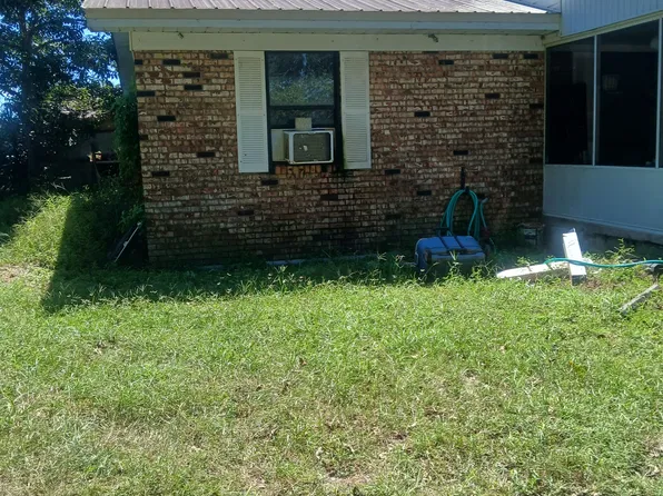 1555 Shiloh Church Loop, Graceville, FL 32440