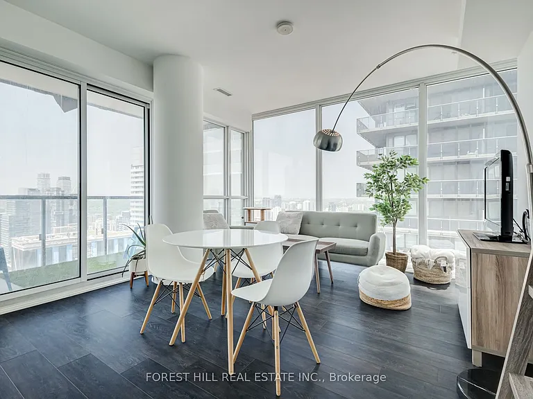 15 Grenville St #4708 — Photo 9