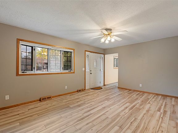 5th image of 1523 Golden Valley Dr
