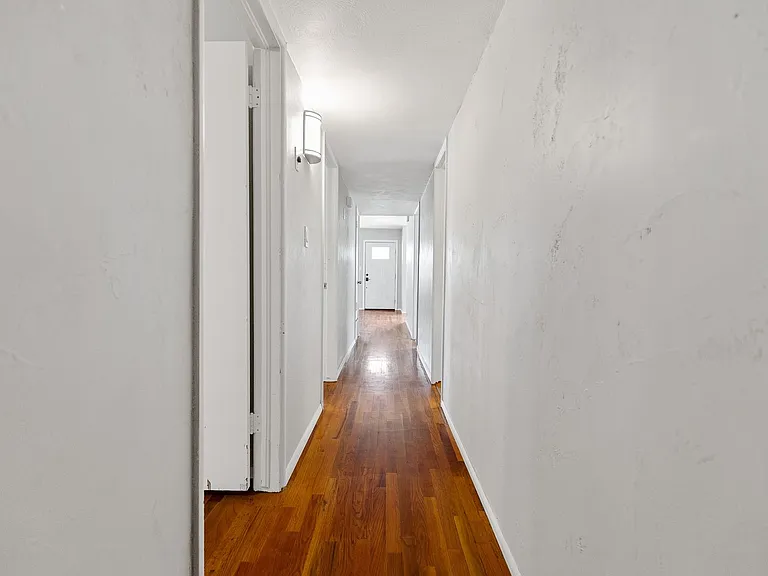 2300 Aspen Dr — Photo 4