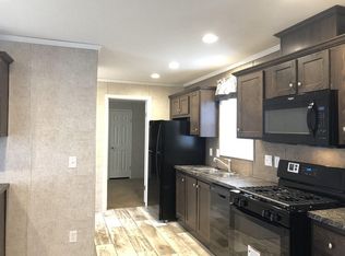 20743 Foster Dr, Clinton Twp, MI 48036