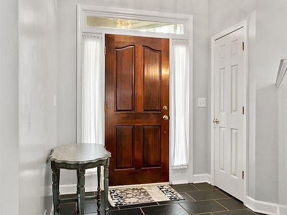 3rd image of 1503 Shoal Creek Dr SW