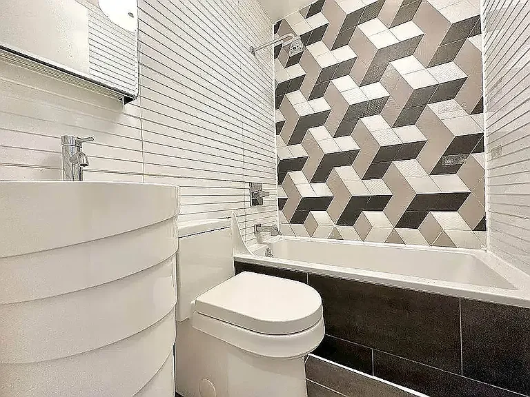 1170 Halsey St #17 — Photo 9