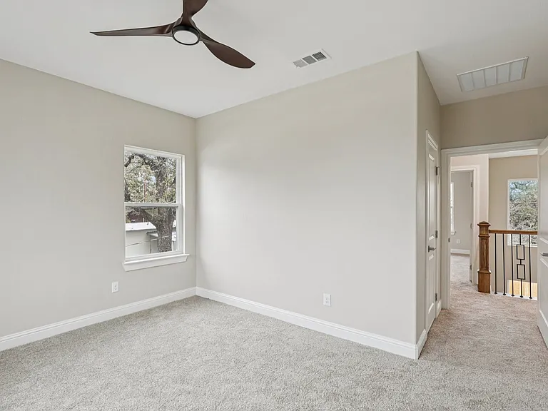 1713 Highland Dr W — Photo 17