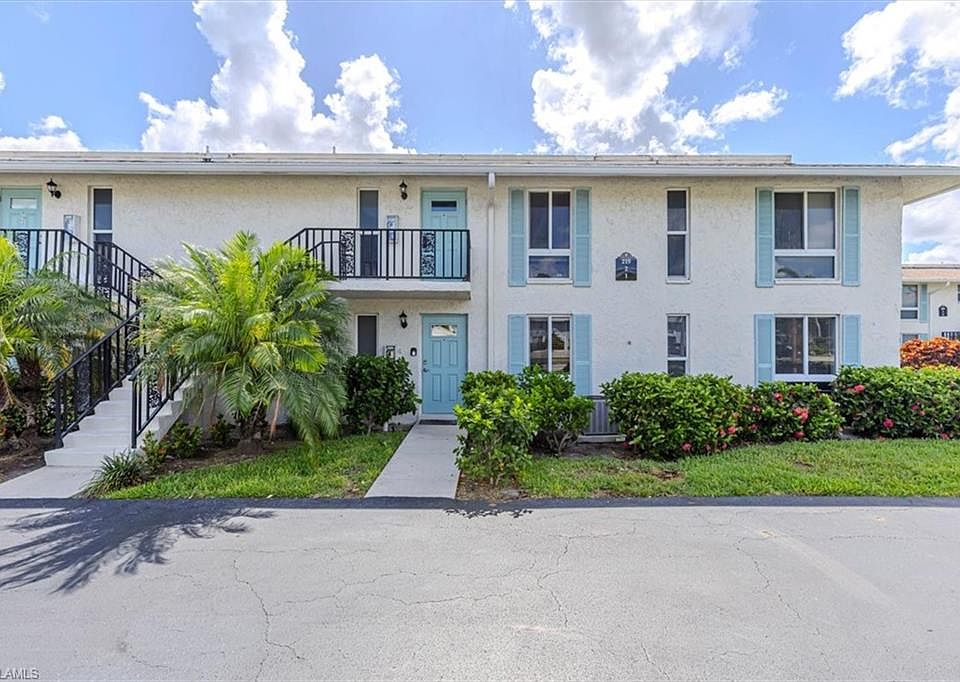 1st image of 215 Palm DR #215-1