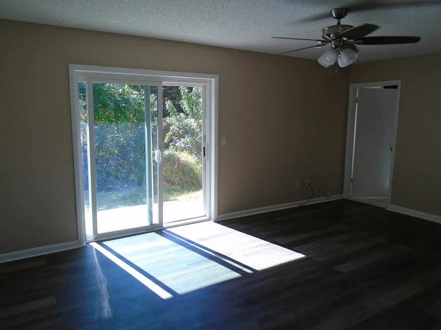 733 Laurel Bay Circle — Photo 4