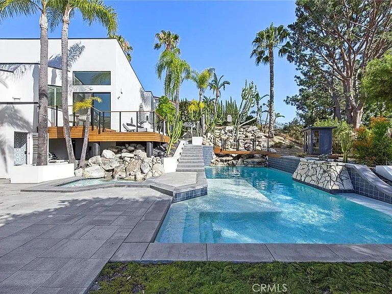 275 S Owens Dr — Photo 27