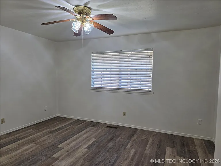 3329 E 47th Pl — Photo 17