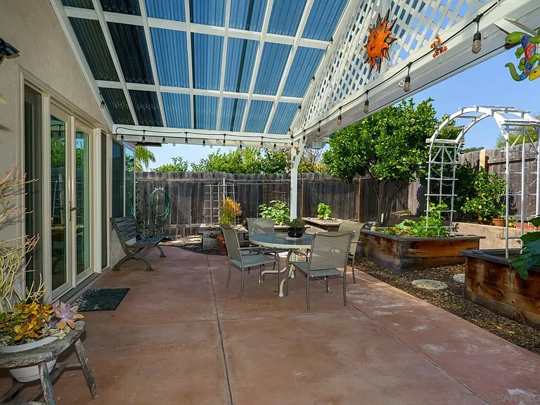 141 Turner Ave — Photo 24