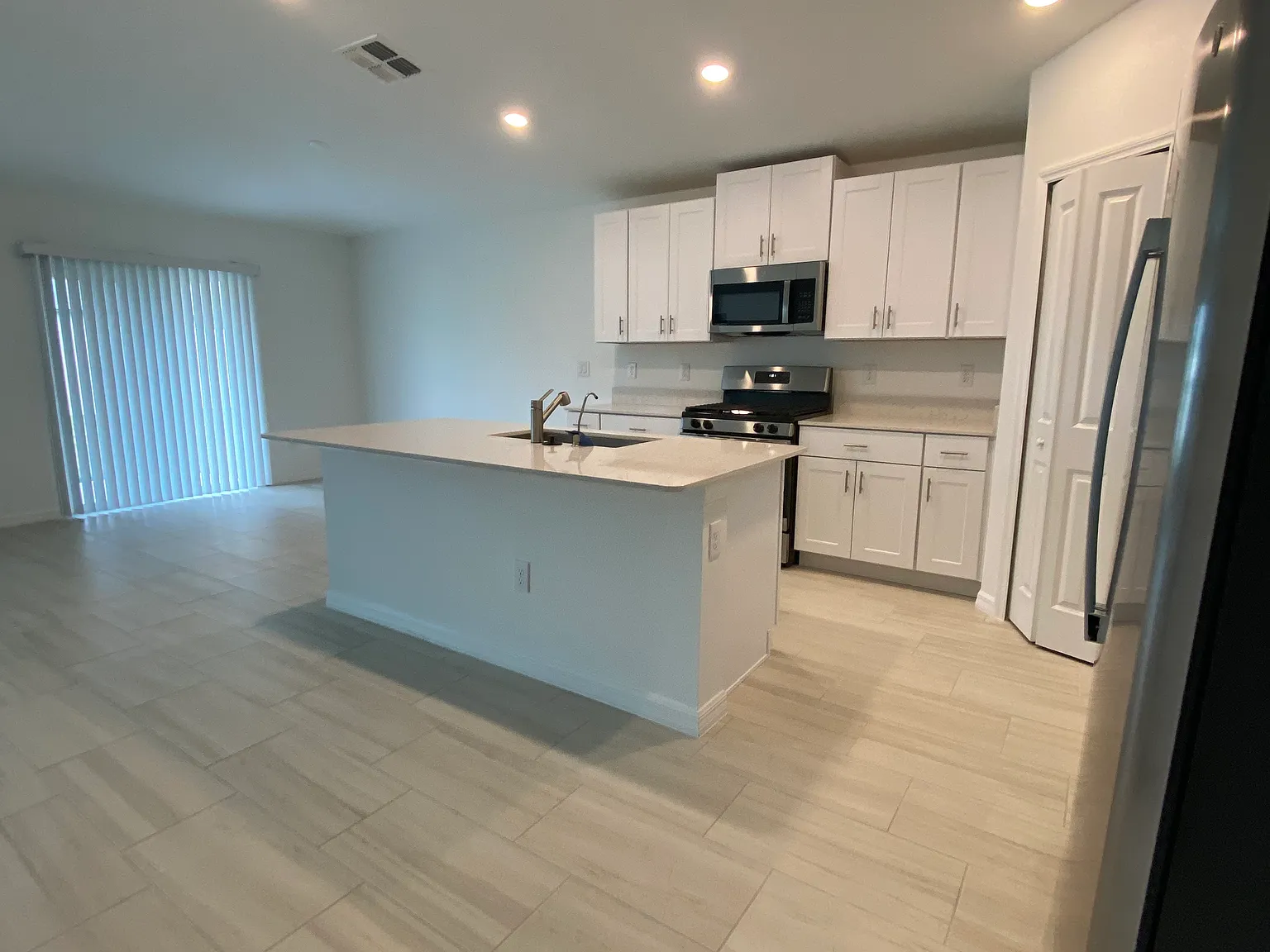 Lanier Rd, Zephyrhills — Photo 1