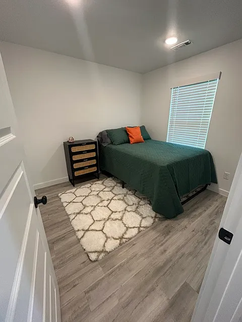 2 bed, 805 sqft, $1,700 — Photo 2