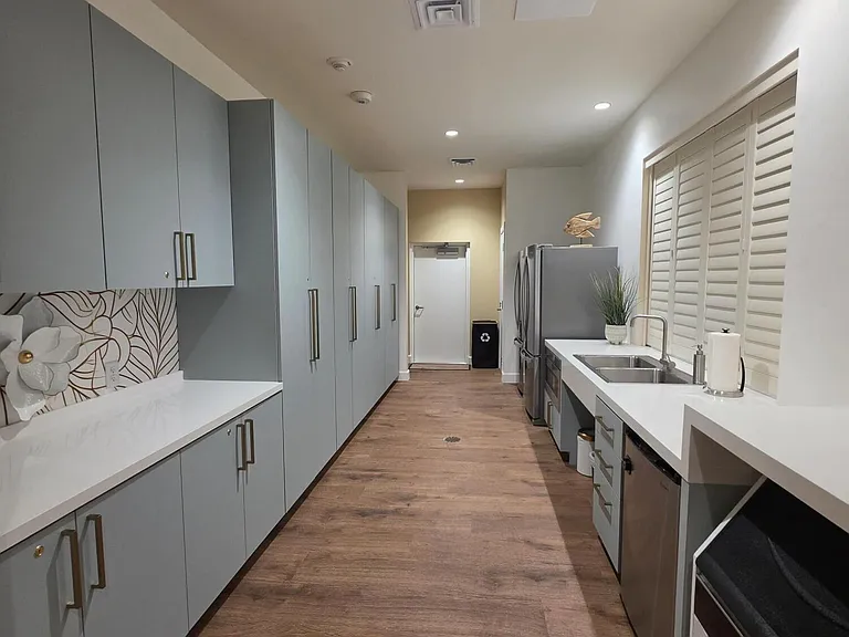 1631 NW 18th Ave #201 — Photo 42