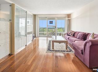 555 North Ave APT 8N, Fort Lee, NJ 07024
