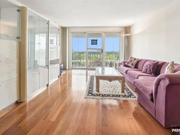 555 North Ave APT 8N, Fort Lee, NJ 07024