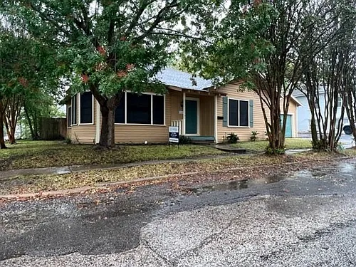1401 Ash St Photo 1