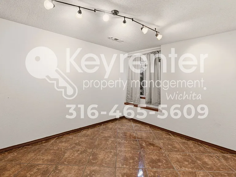 3202 W Sunnybrook St — Photo 29