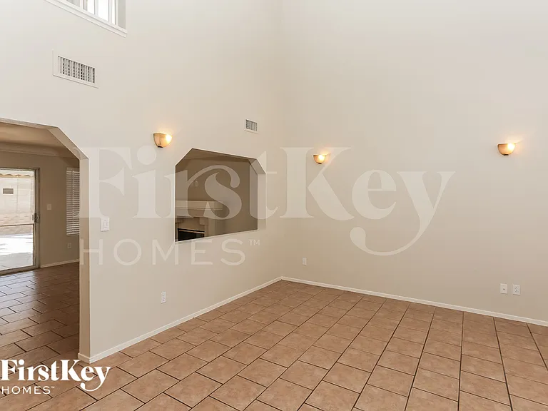 1673 Black Hills Way — Photo 4