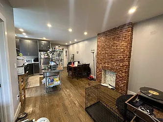 Rented by R New York