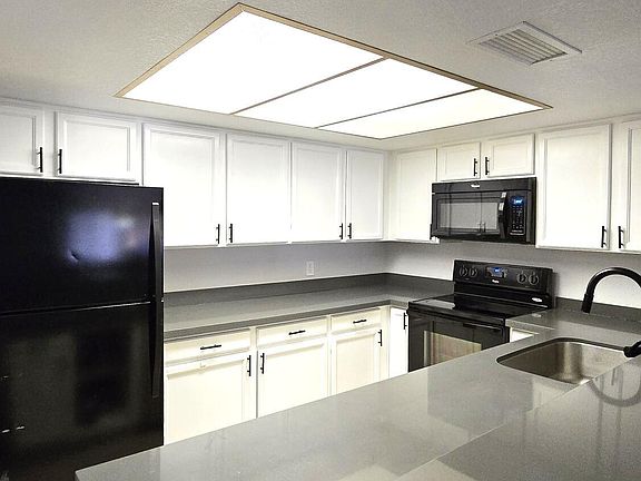 5th image of 4730 W NORTHERN Avenue #1117