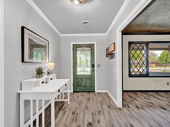 3rd image of 6213 Gainsborough Rd