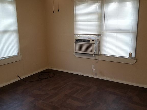 4th image of 208 W A Ave