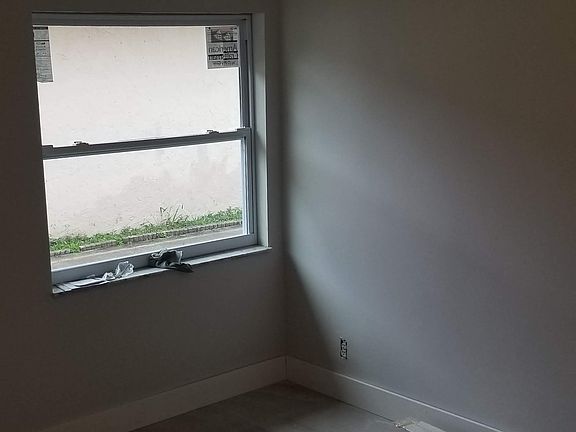 5th image of 5913 Lincoln St #5915