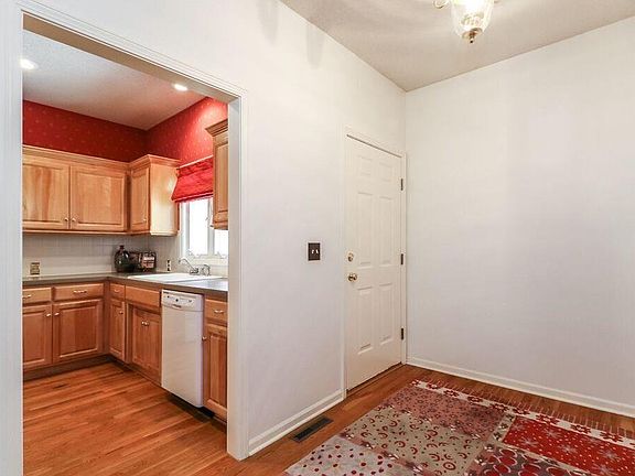 3rd image of 2438 W 137th Pl