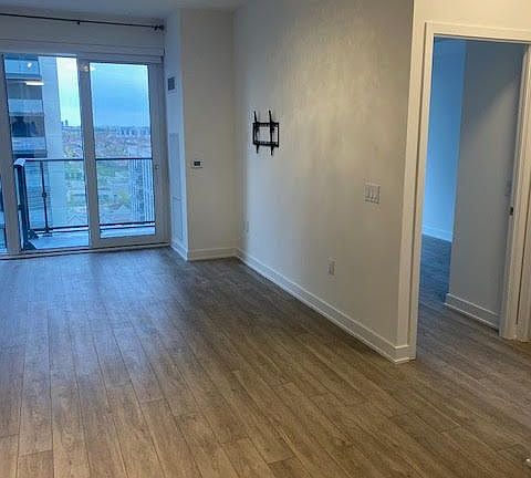 5th image of 95 Oneida Cres #1406