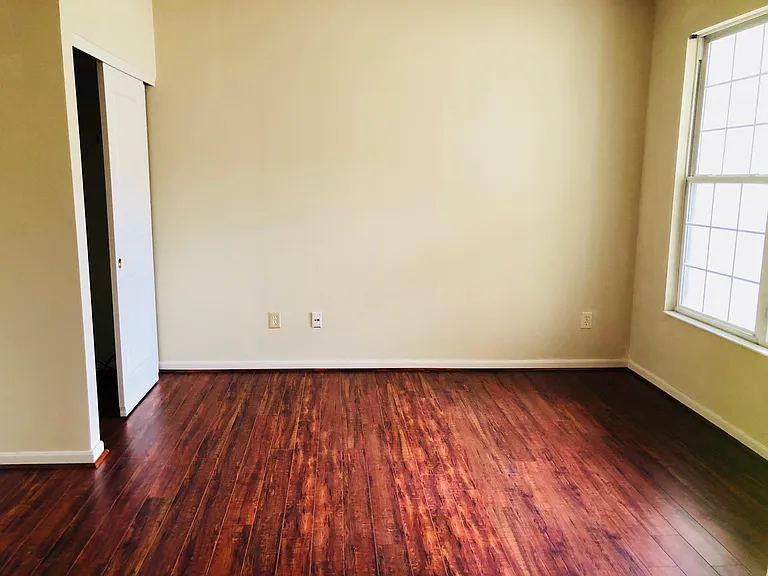 5667 Dockside Dr — Photo 24