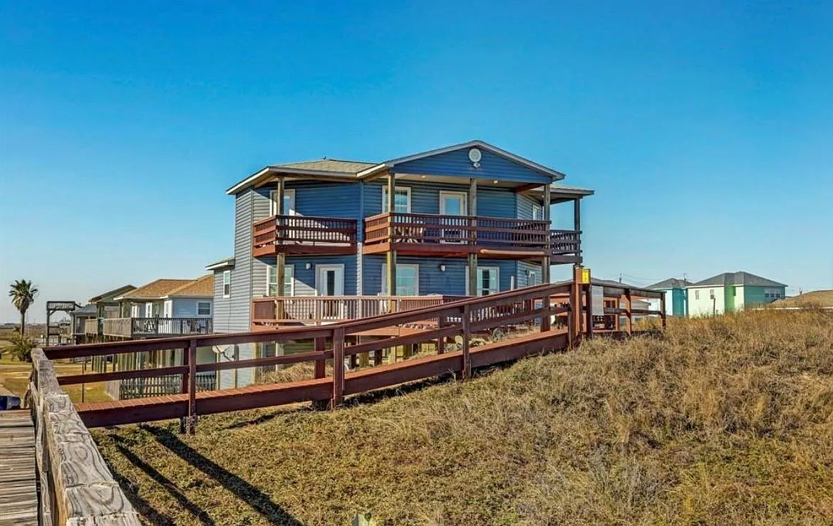 Building Photo - 601 Wave Ct
