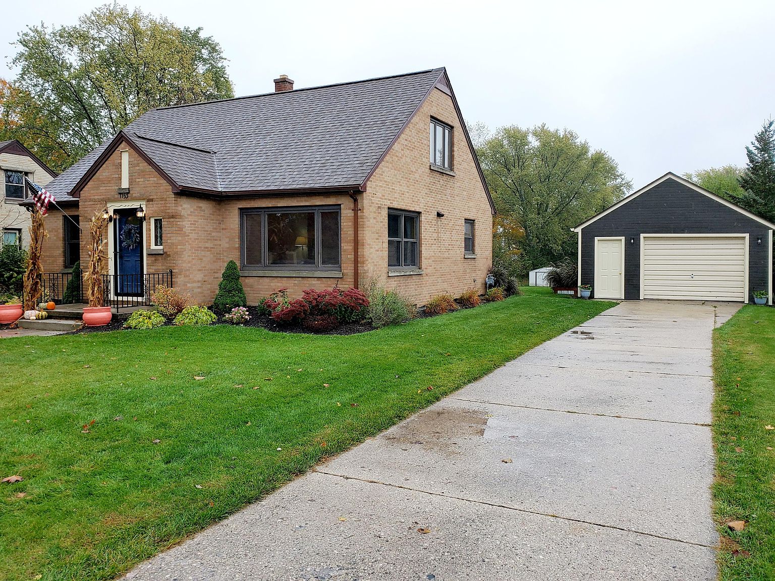 1153 Park Ave, Oostburg, WI 53070 Zillow