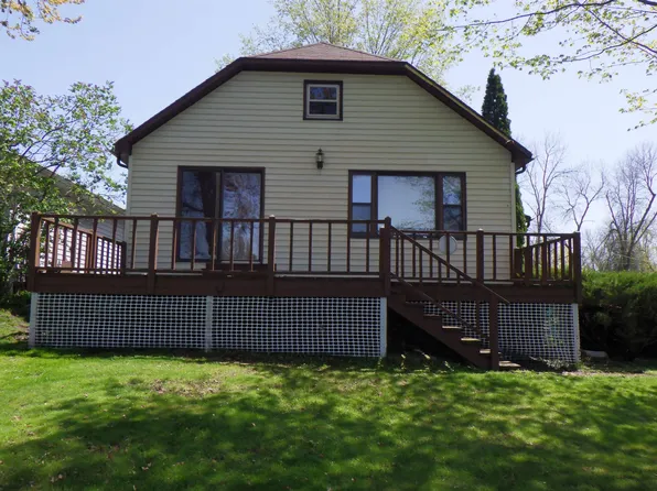 733 S River Rd, Fremont, WI 54940