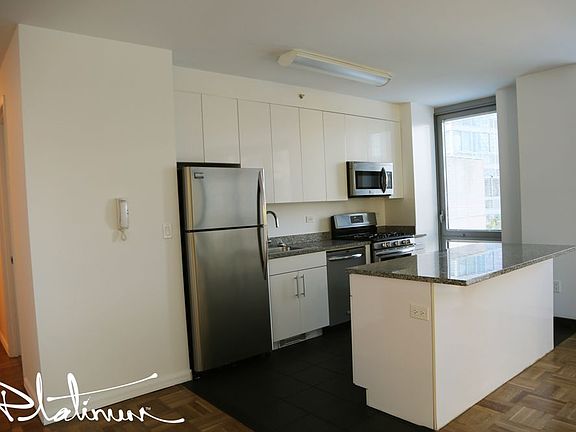 5th image of 505 W 37th St #815